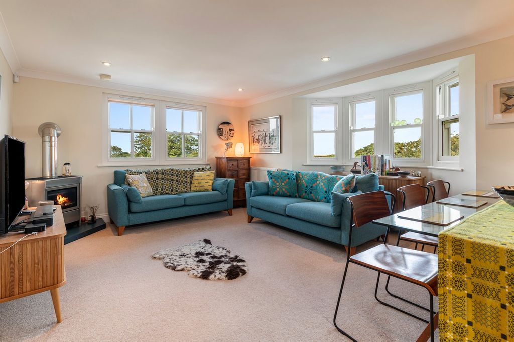 3 bed flat for saleSt Nons Close, St Davids SA62 photo 5