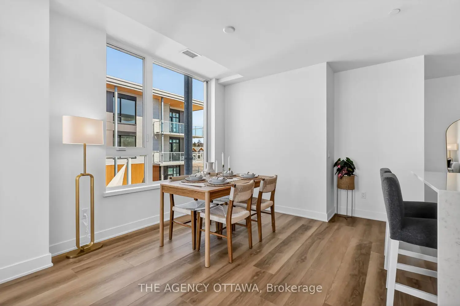 Additional image 8 of 3071 Riverside Drive 301