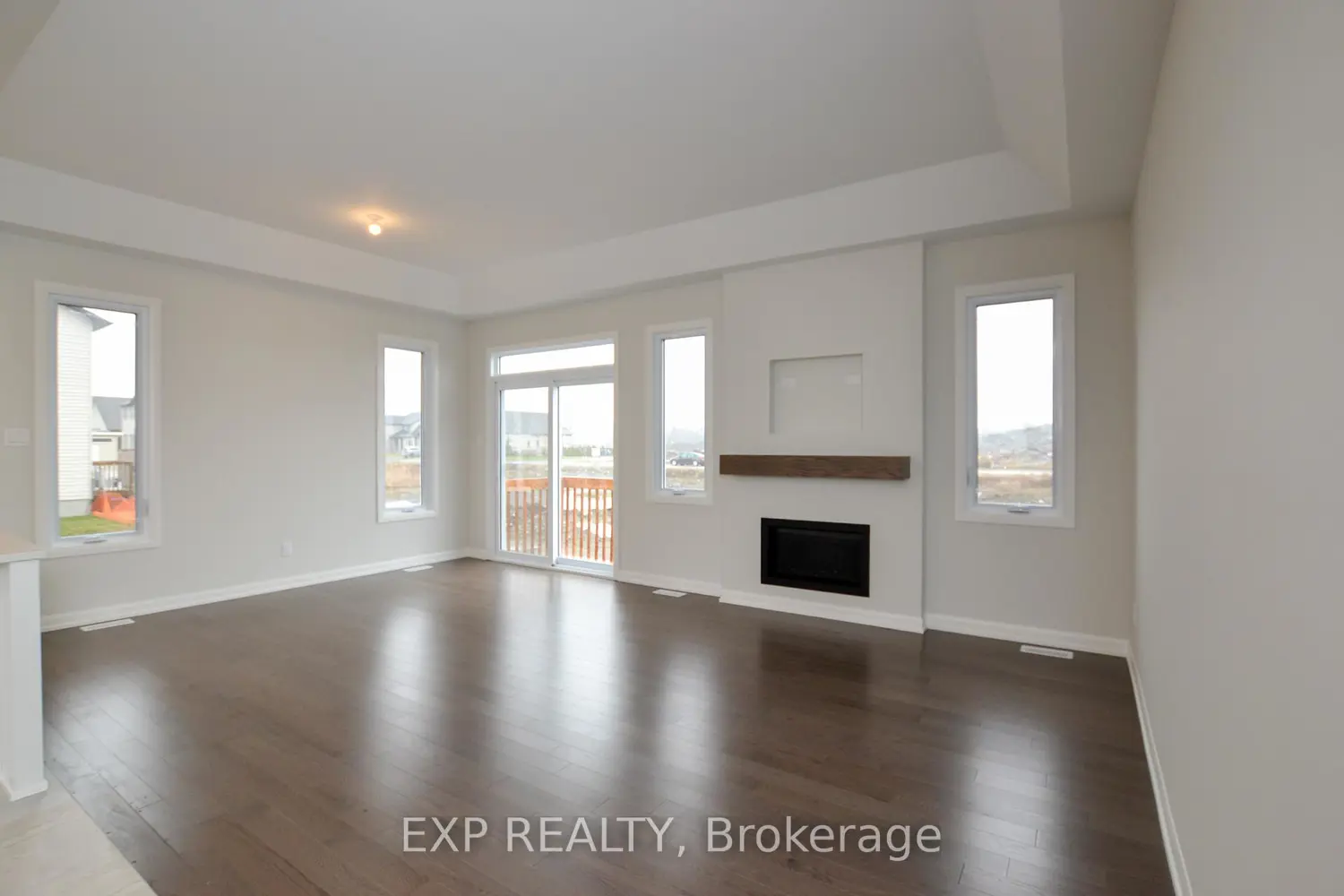 310 Turquoise Street photo 2