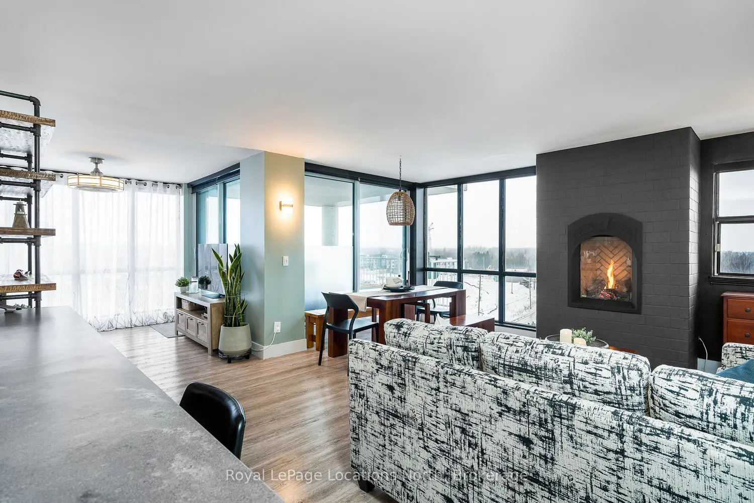 24 Ramblings Way 901
