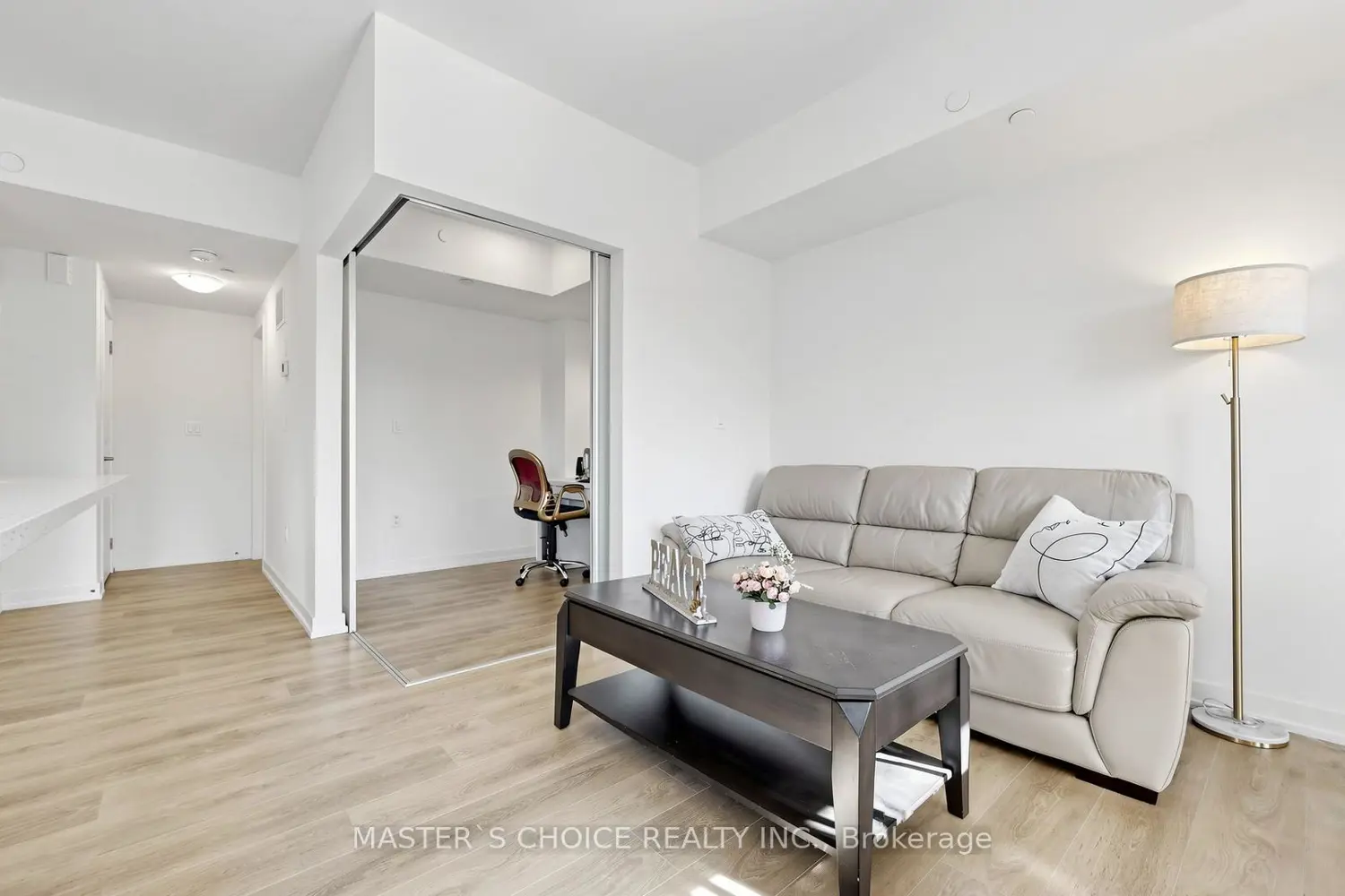56 Elizabeth Street 1404 photo 3