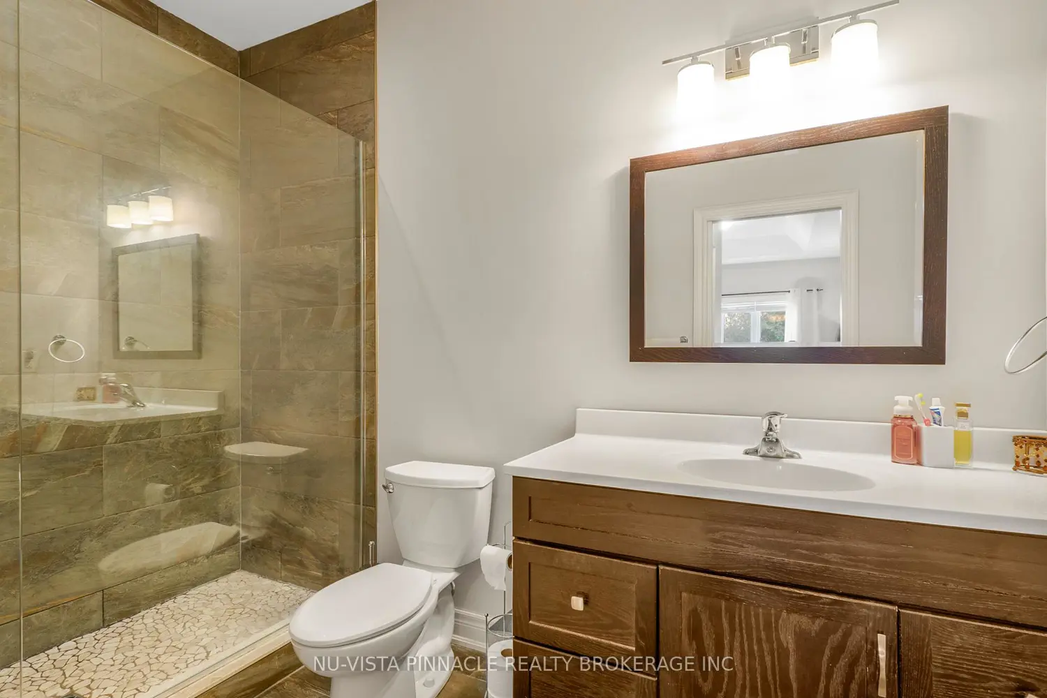 19 Hillside Drive 10 photo 5