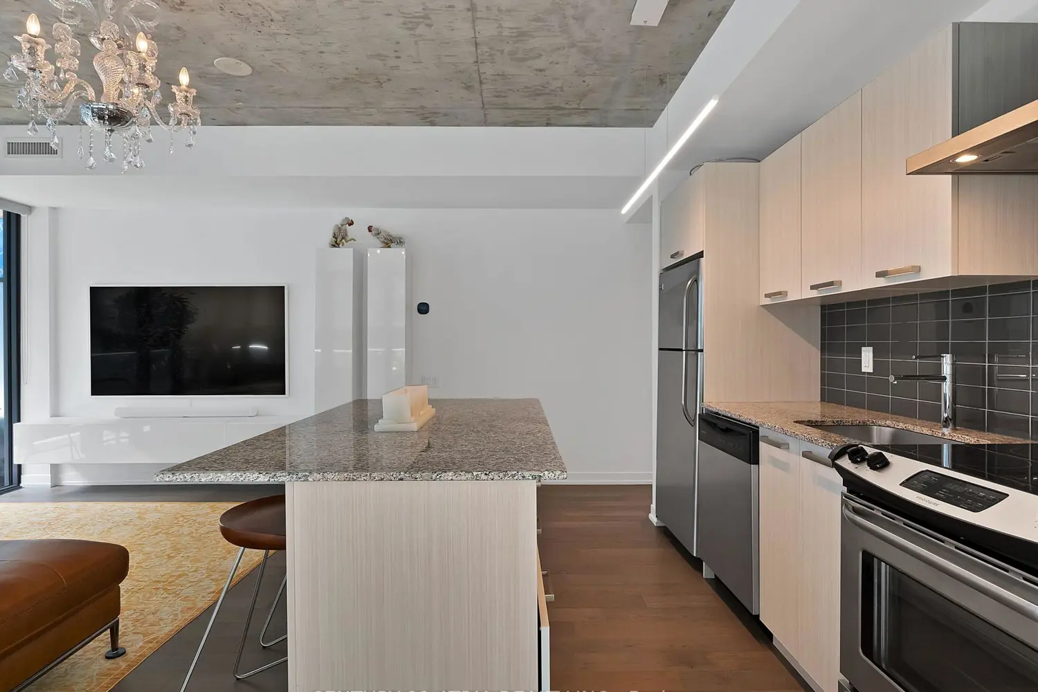Additional image 8 of 95 Bathurst Street 318