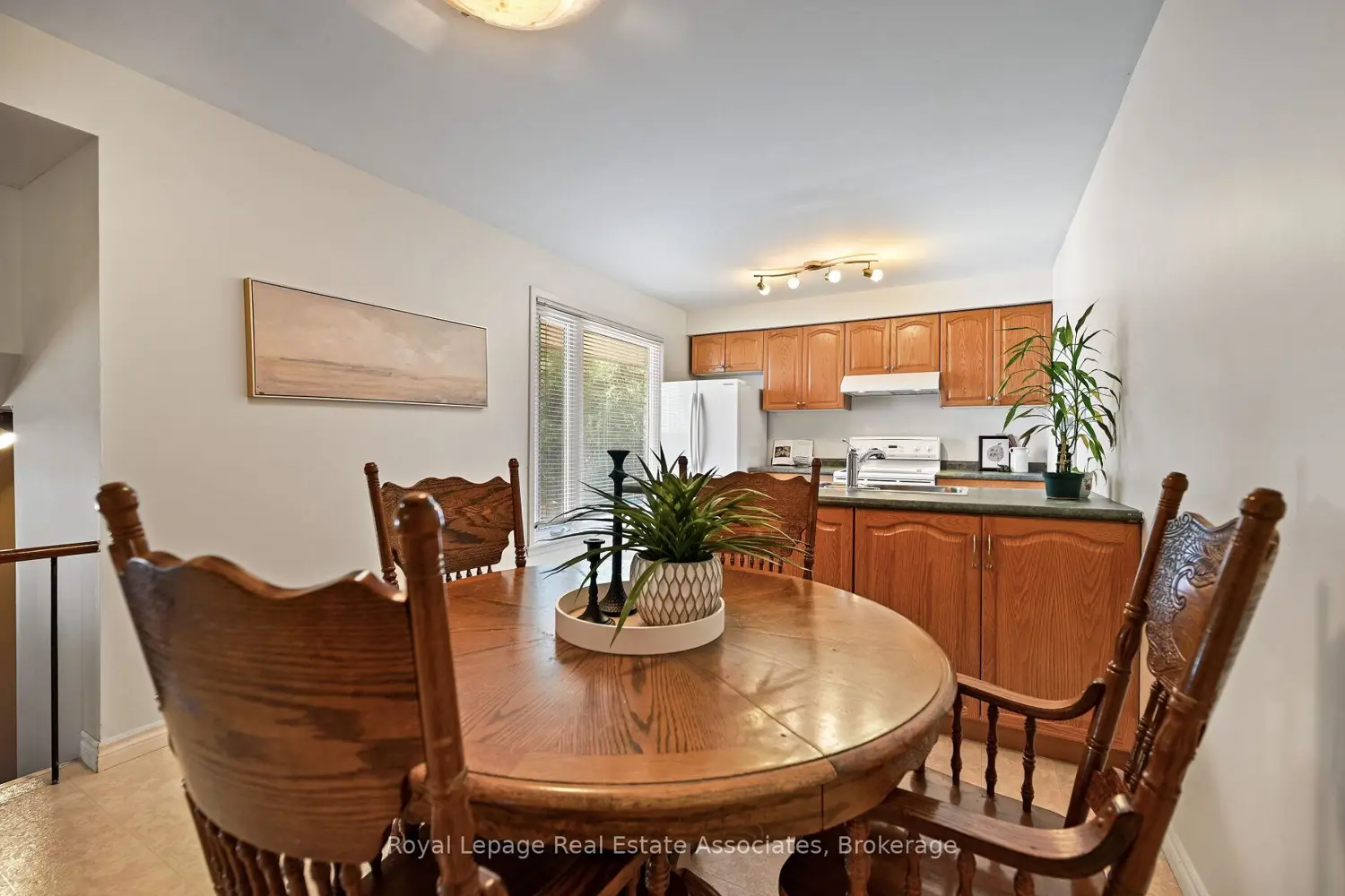10 Charing Drive photo 4