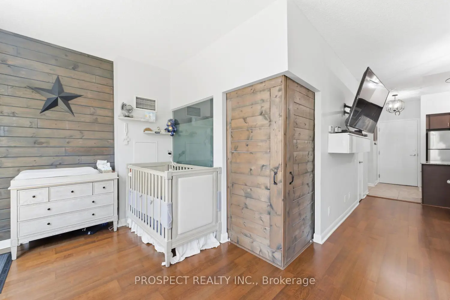Additional image 11 of 525 Wilson Avenue 129