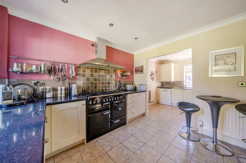 Additional image 3 of 5 bed detached house for saleKeble Lawns, Fairford, Gloucestershire GL7