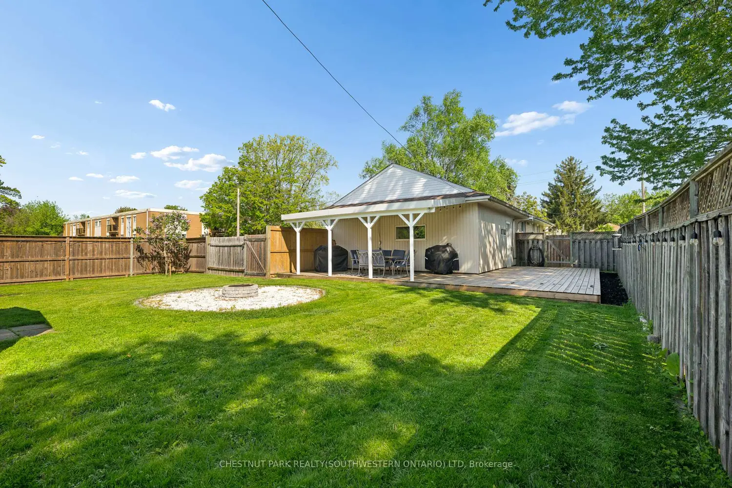 75 Albert Street photo 5
