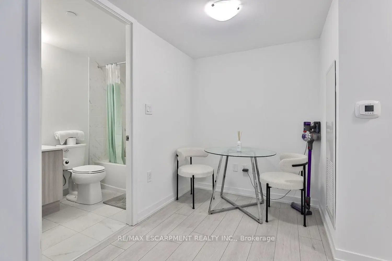 Additional image 6 of 556 Marlee Avenue 606
