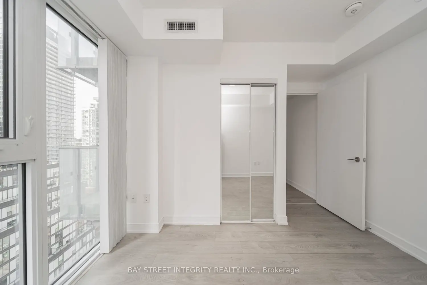 Additional image 2 of 50 Wellesley E Street 2801