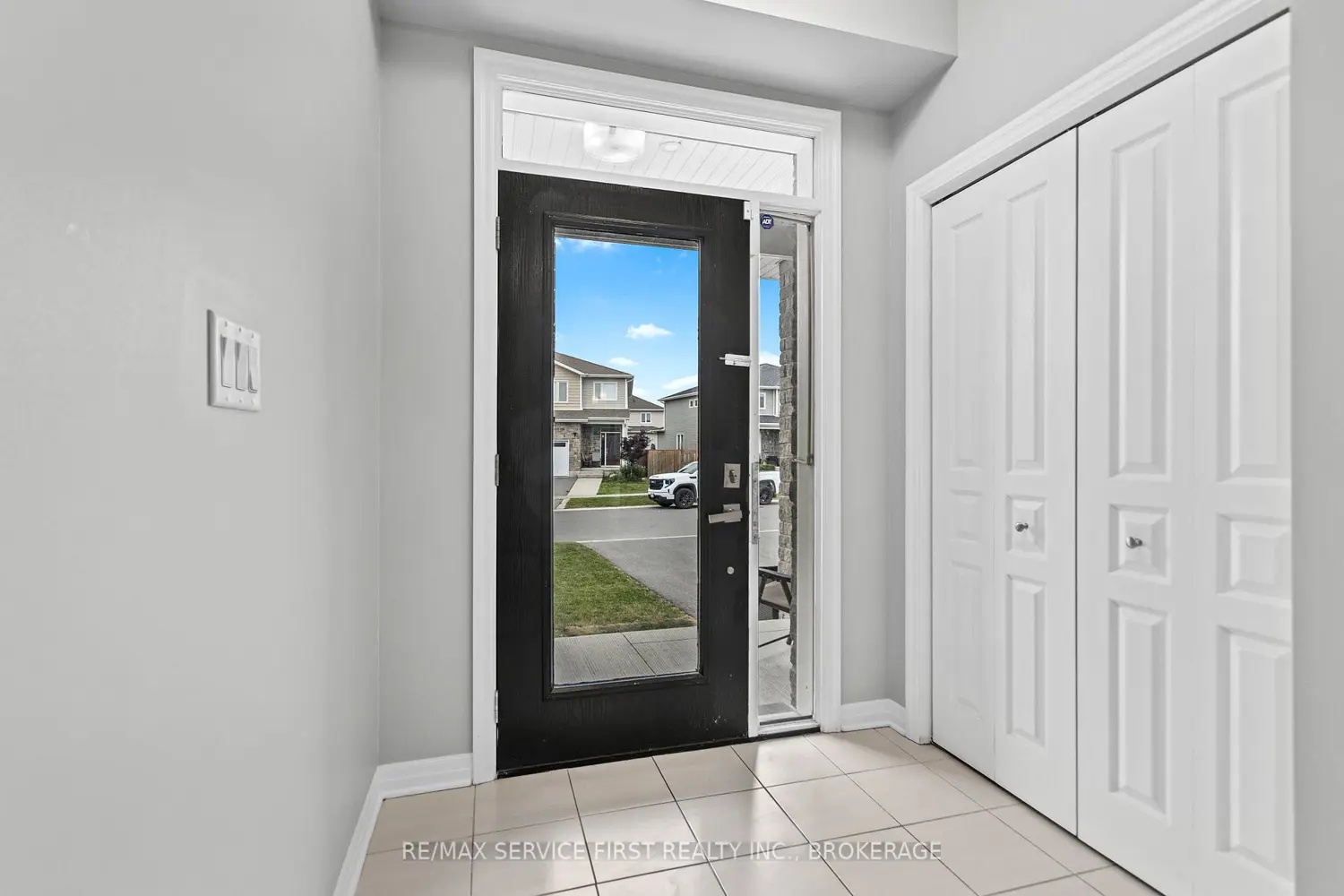 1373 Tremont Drive photo 3