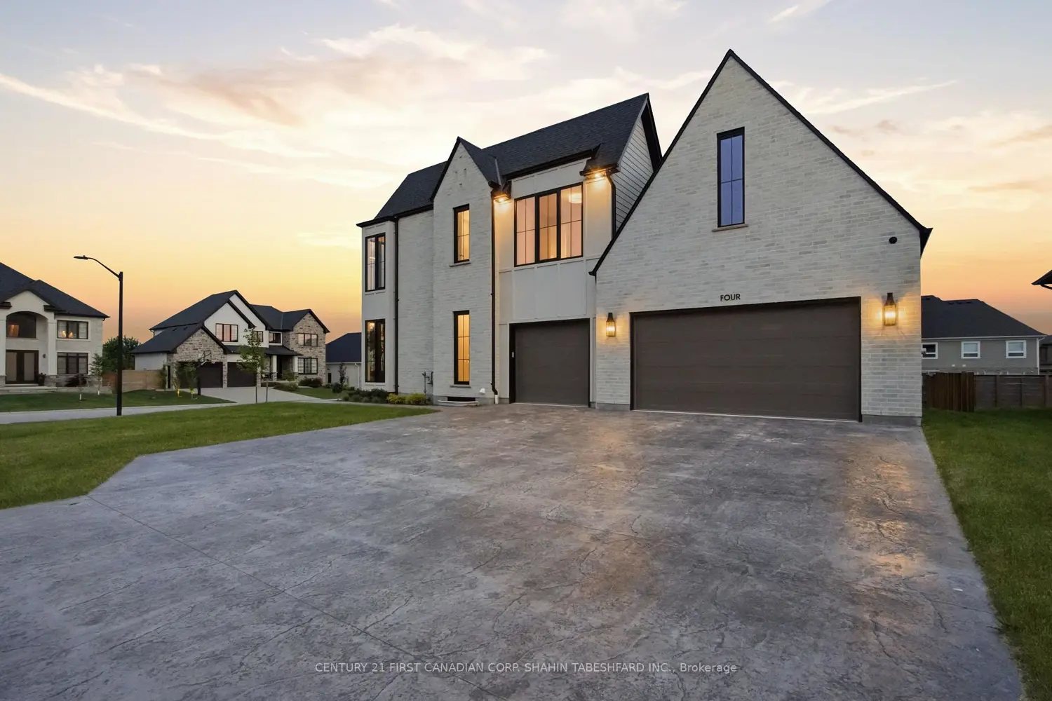 4 Edgeview Crescent