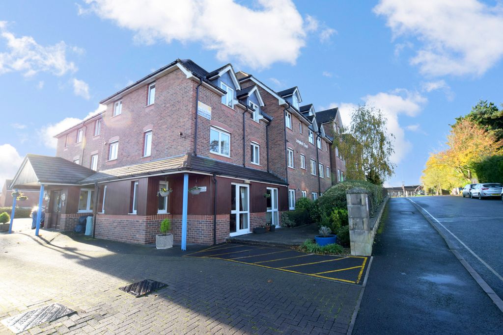 1 bed flat for saleLongleat Court, Frome BA11