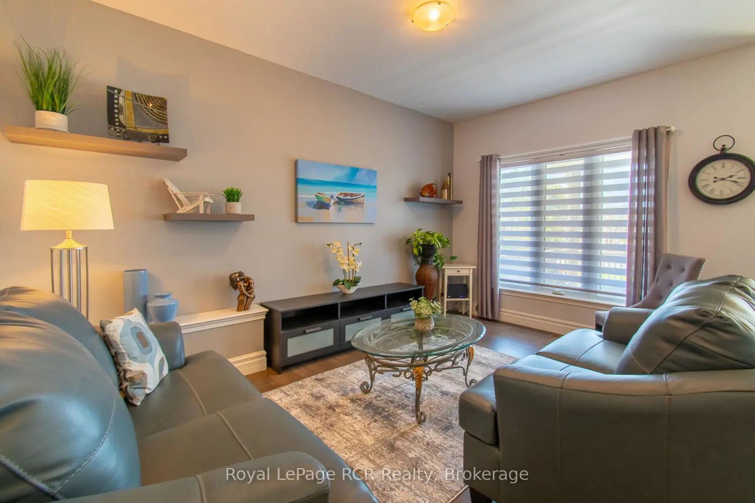 154 Macintosh Drive photo 4