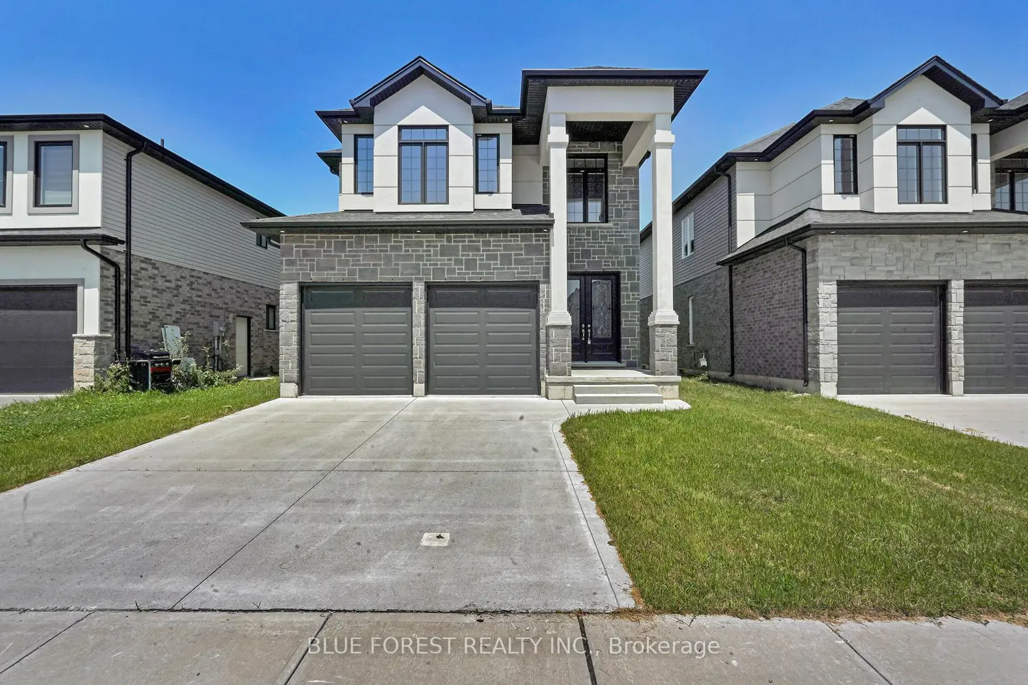 2916 Lemieux Walk