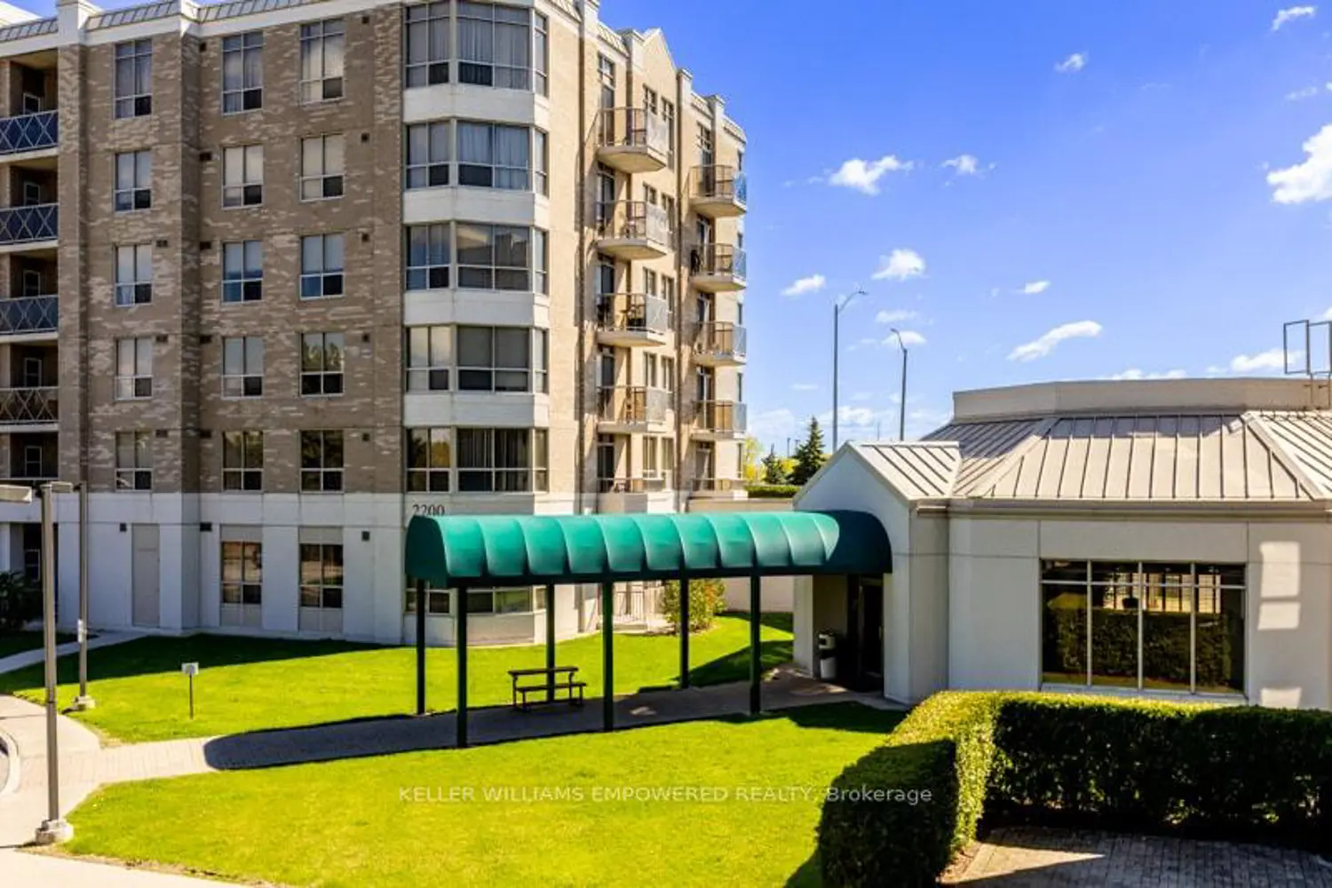 Additional image 17 of 2100 John Street 201