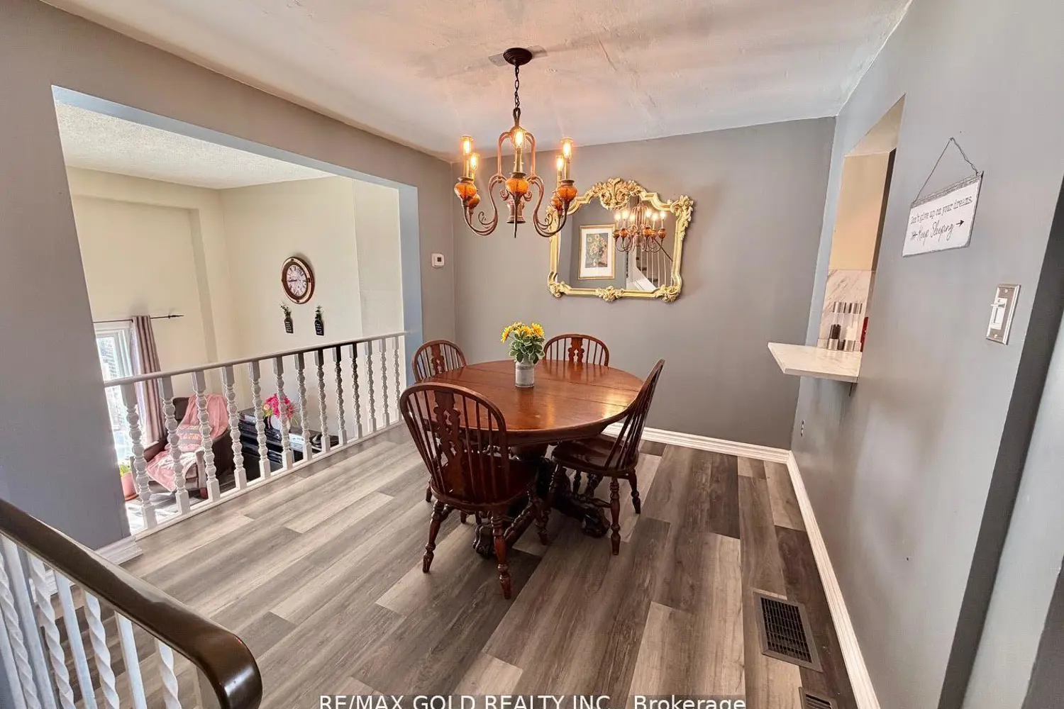 7707 Darcel Avenue 26 photo 4