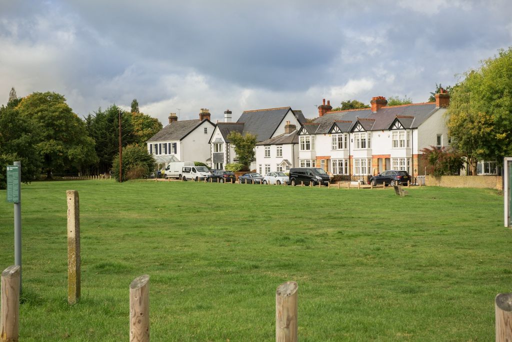 Additional image 18 of 2 bed flat for saleStation Road, Gerrards Cross SL9