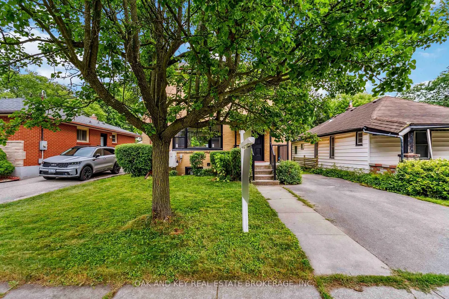 90 Jacqueline Street photo 2