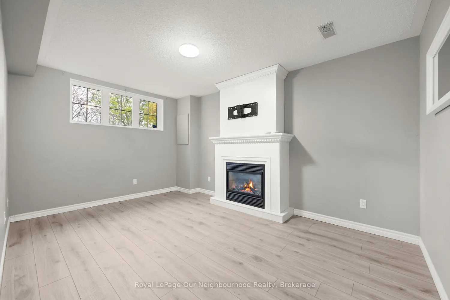 Additional image 11 of 191 Carroll Crescent