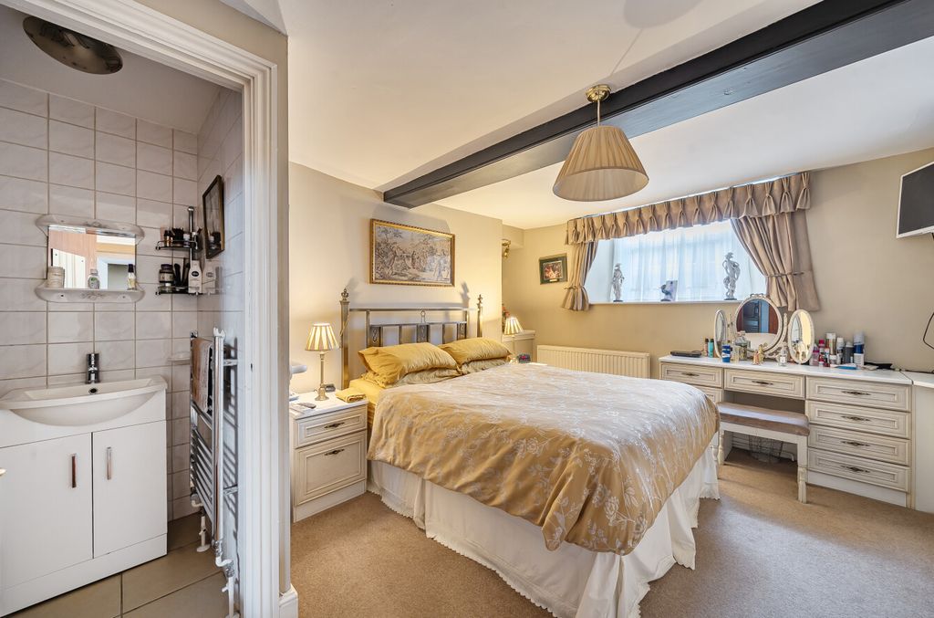 Additional image 8 of 2 bed flat for saleChurch Street, Faringdon, Oxfordshire SN7