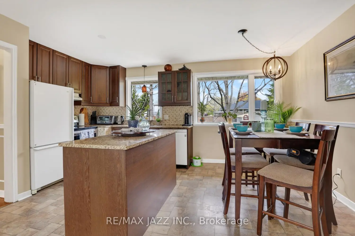1206 Belvedere Avenue photo 5