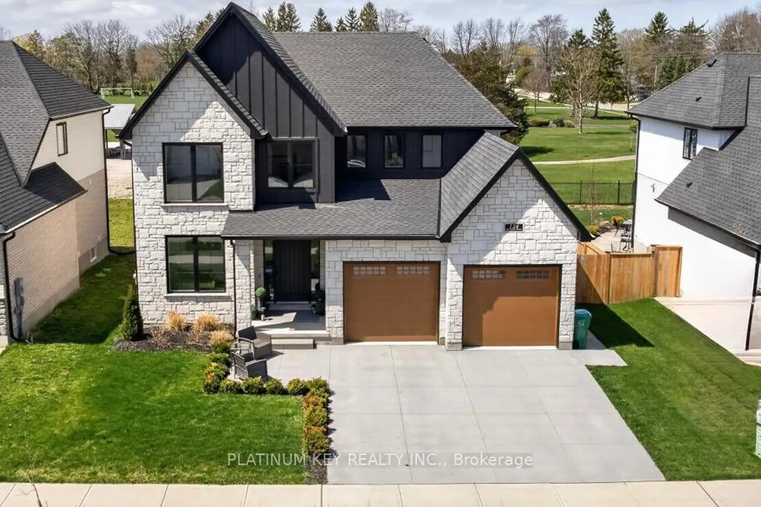 124 Optimist Drive photo 2
