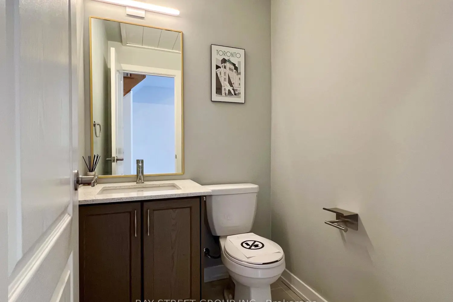370 Red Maple Road 13 photo 3