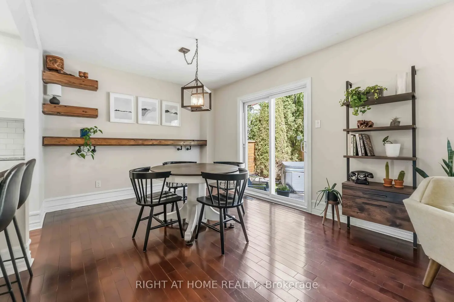 Additional image 7 of 981 Barwell Avenue