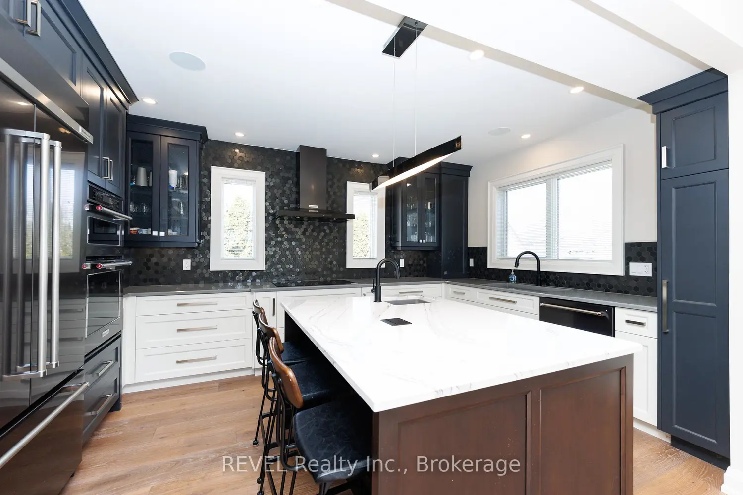 190 Oakdale Avenue photo 4