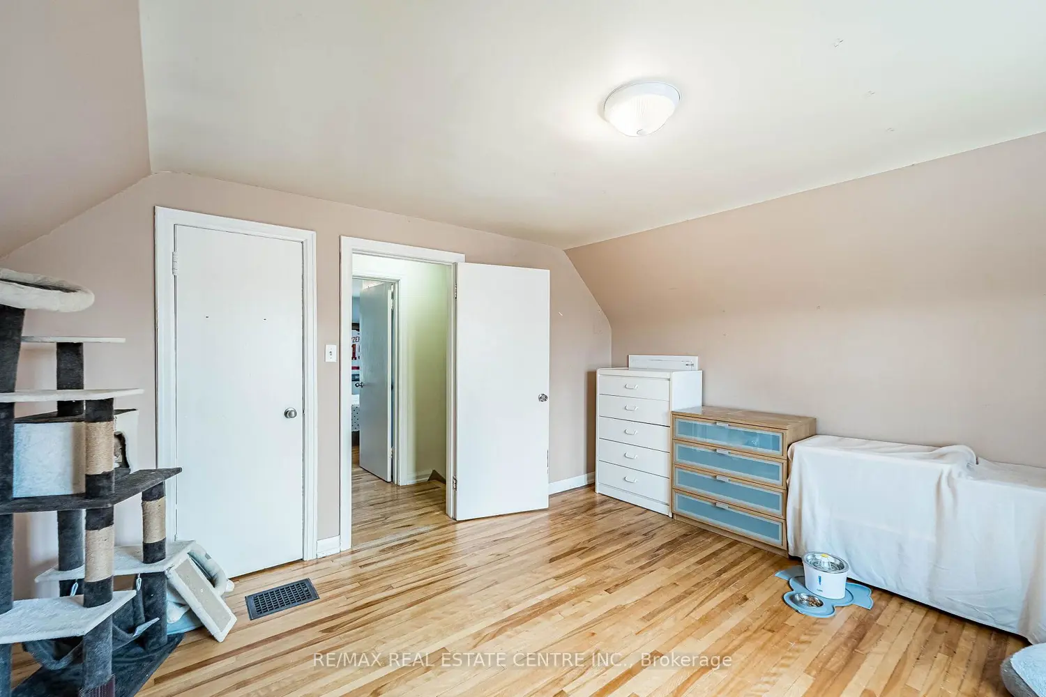 Additional image 9 of 40 Ellis Crescent
