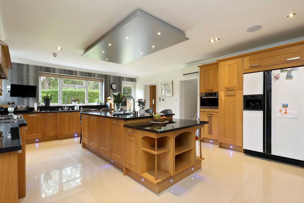 Additional image 10 of 7 bed detached house for saleVicarage Way, Gerrards Cross, Buckinghamshire SL9