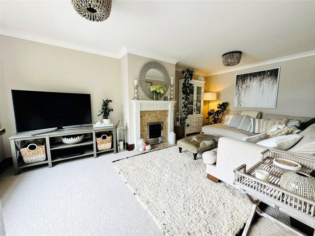 4 bed detached house for salePentrefelin, Criccieth, Gwynedd LL52 photo 3
