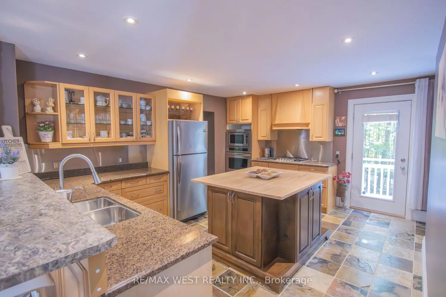 Additional image 6 of 1158 Lorne Lane