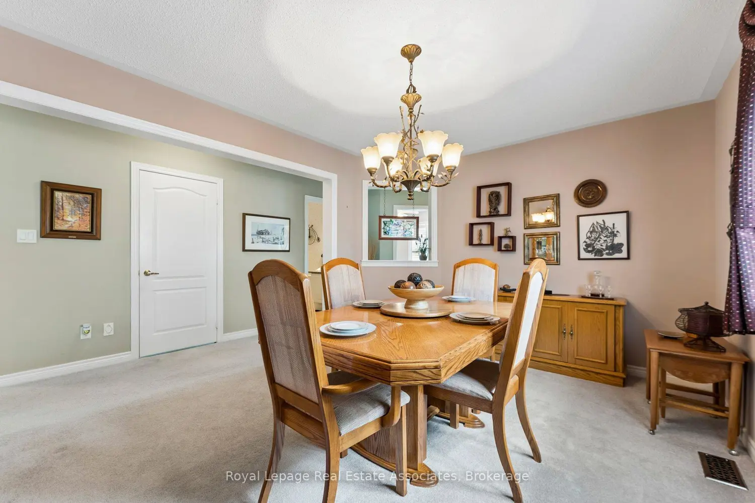 9 Falconwood Place photo 3