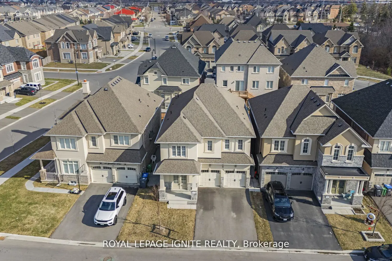 11 Jenwood Crescent photo 2