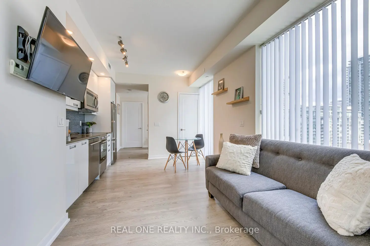 Additional image 8 of 99 John Street 1001