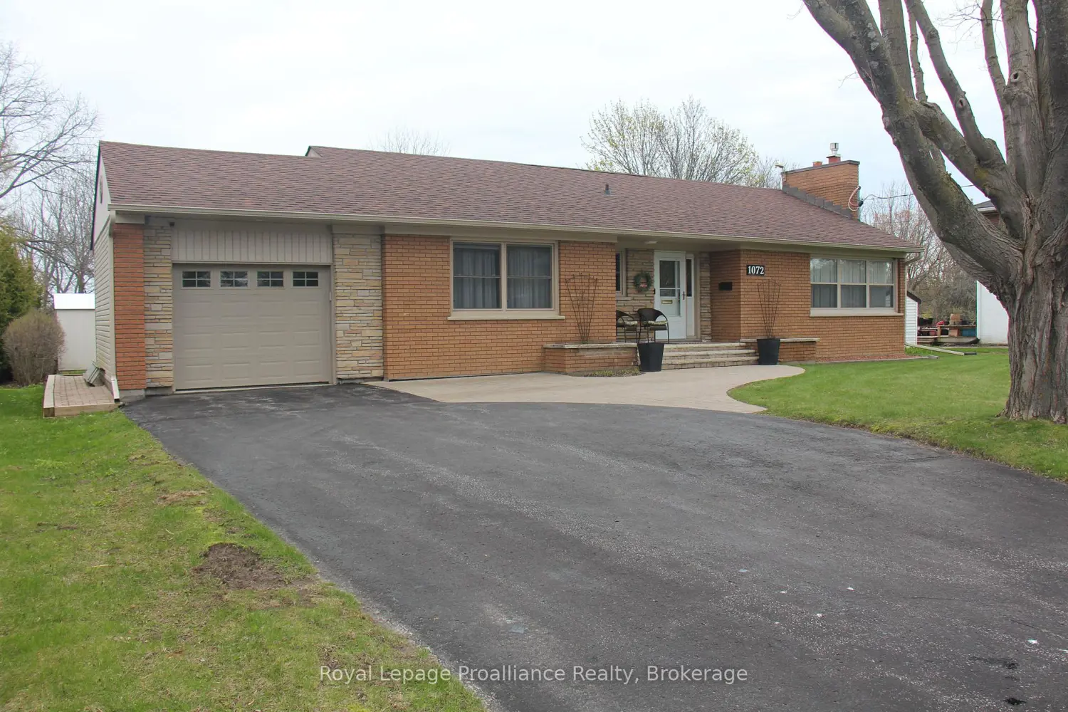 Additional image 3 of 1072 Ontario Street