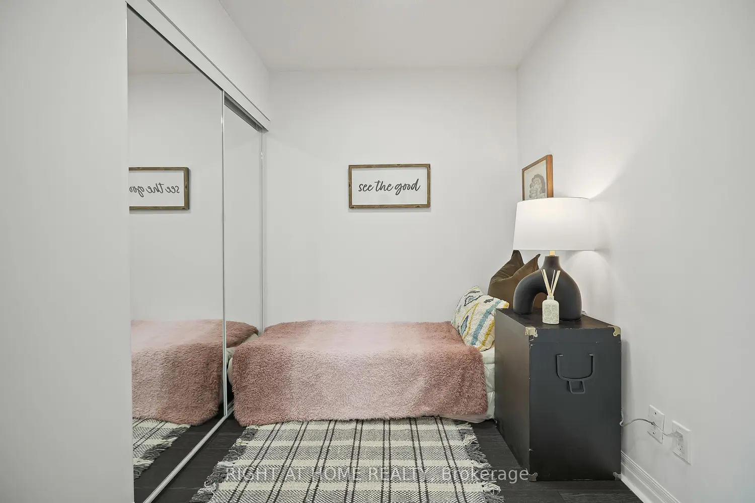 Additional image 3 of 2015 Sheppard Avenue 3802
