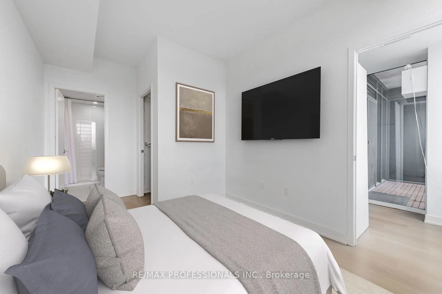 Additional image 7 of 859 The Queensway 313