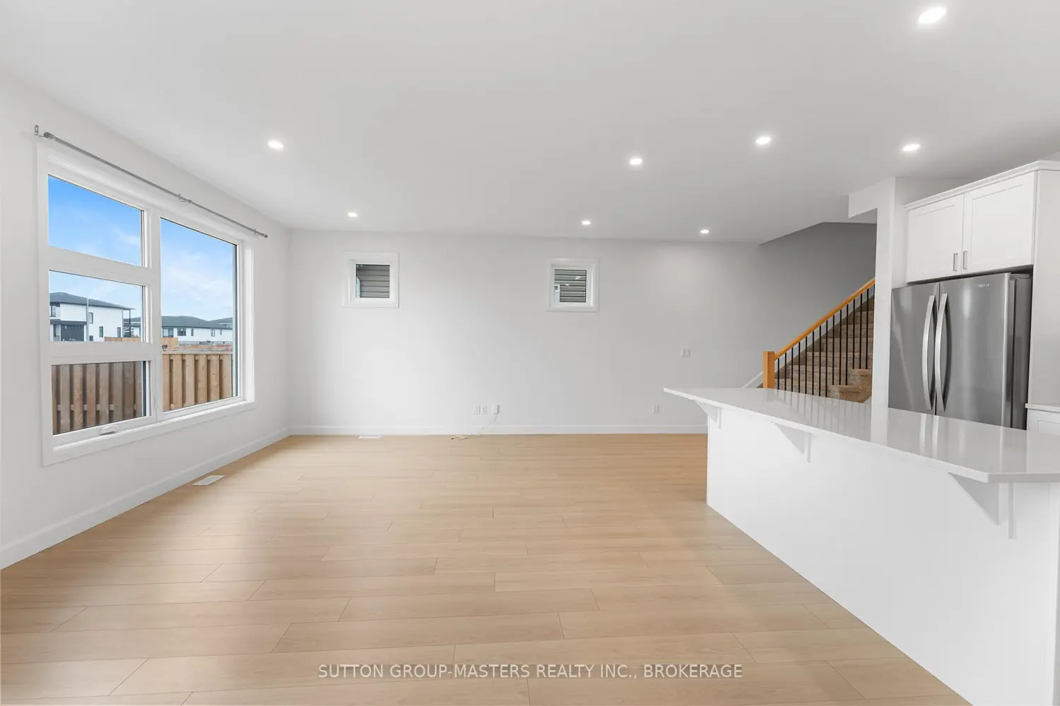 229 Superior Drive photo 5