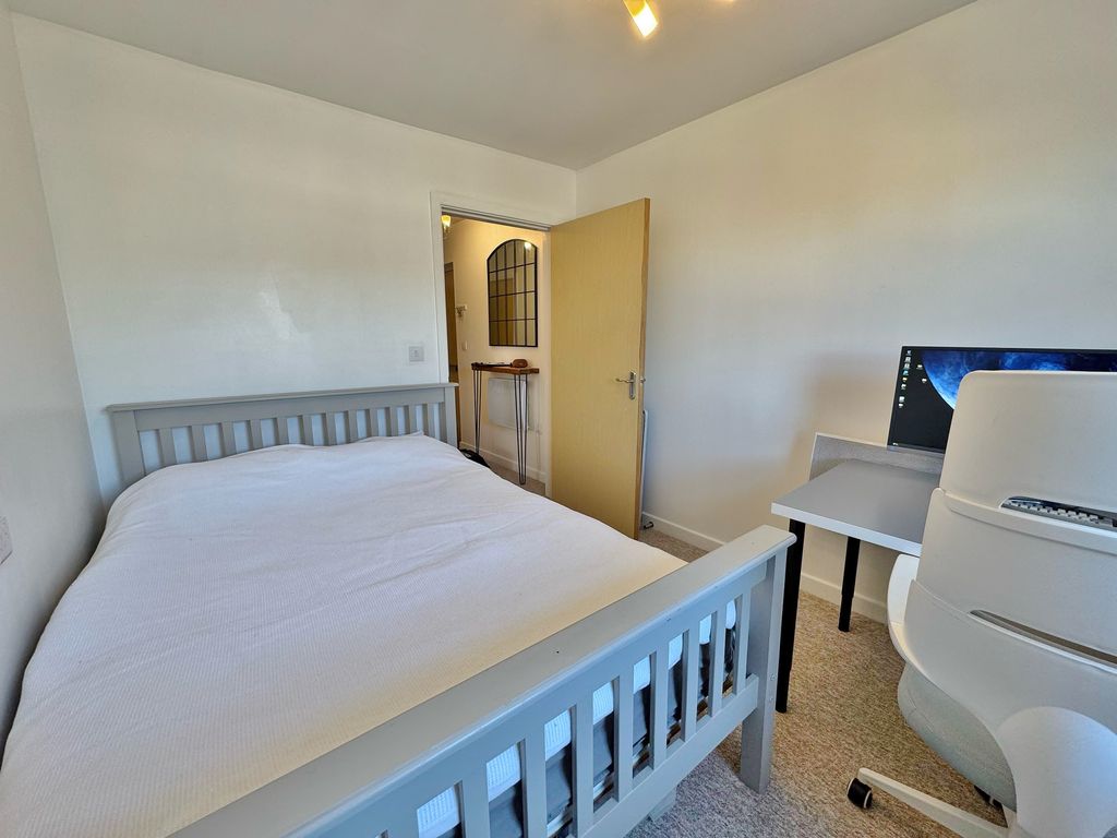 Additional image 9 of 2 bed flat for saleOysell Gardens, Portchester PO16