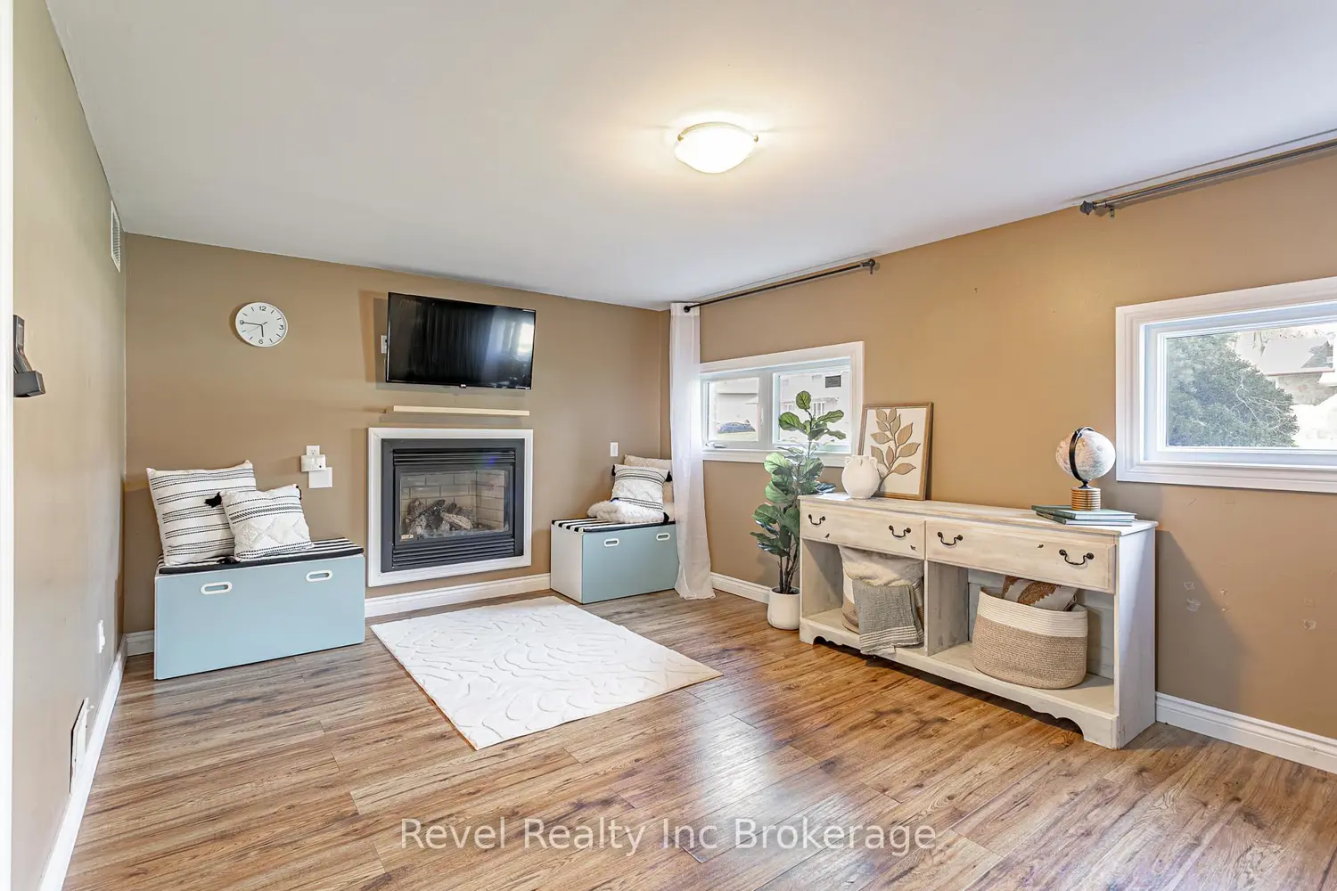 Additional image 16 of 828 Warwick Street