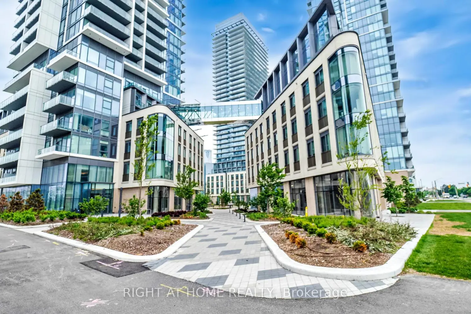 1000 Portage Parkway 902