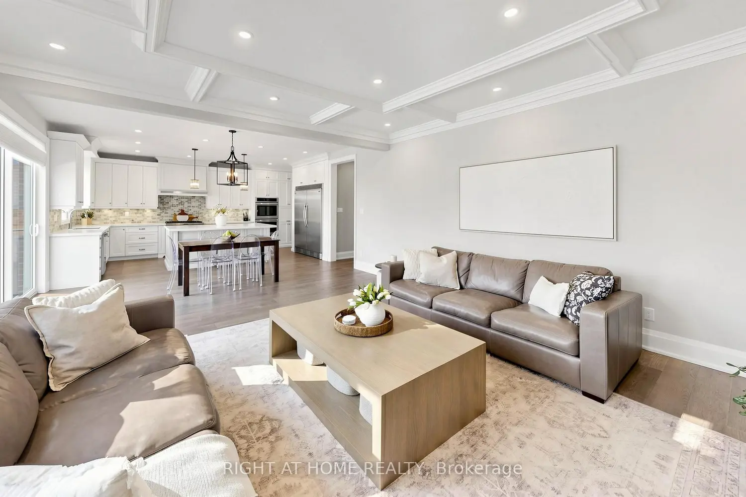 1304 Kilmaurs Avenue photo 3