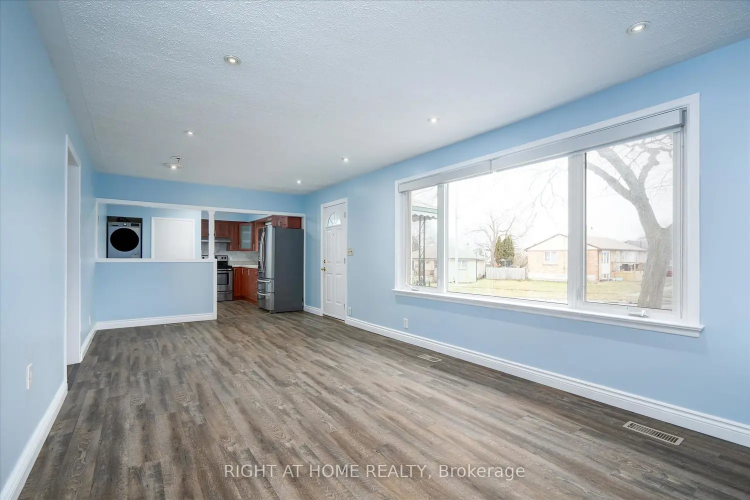 322 Jasper Avenue photo 5