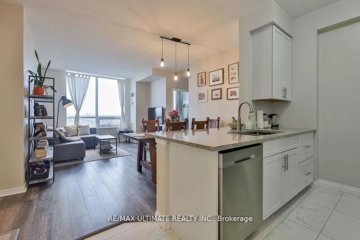 60 Heintzman Street 2404