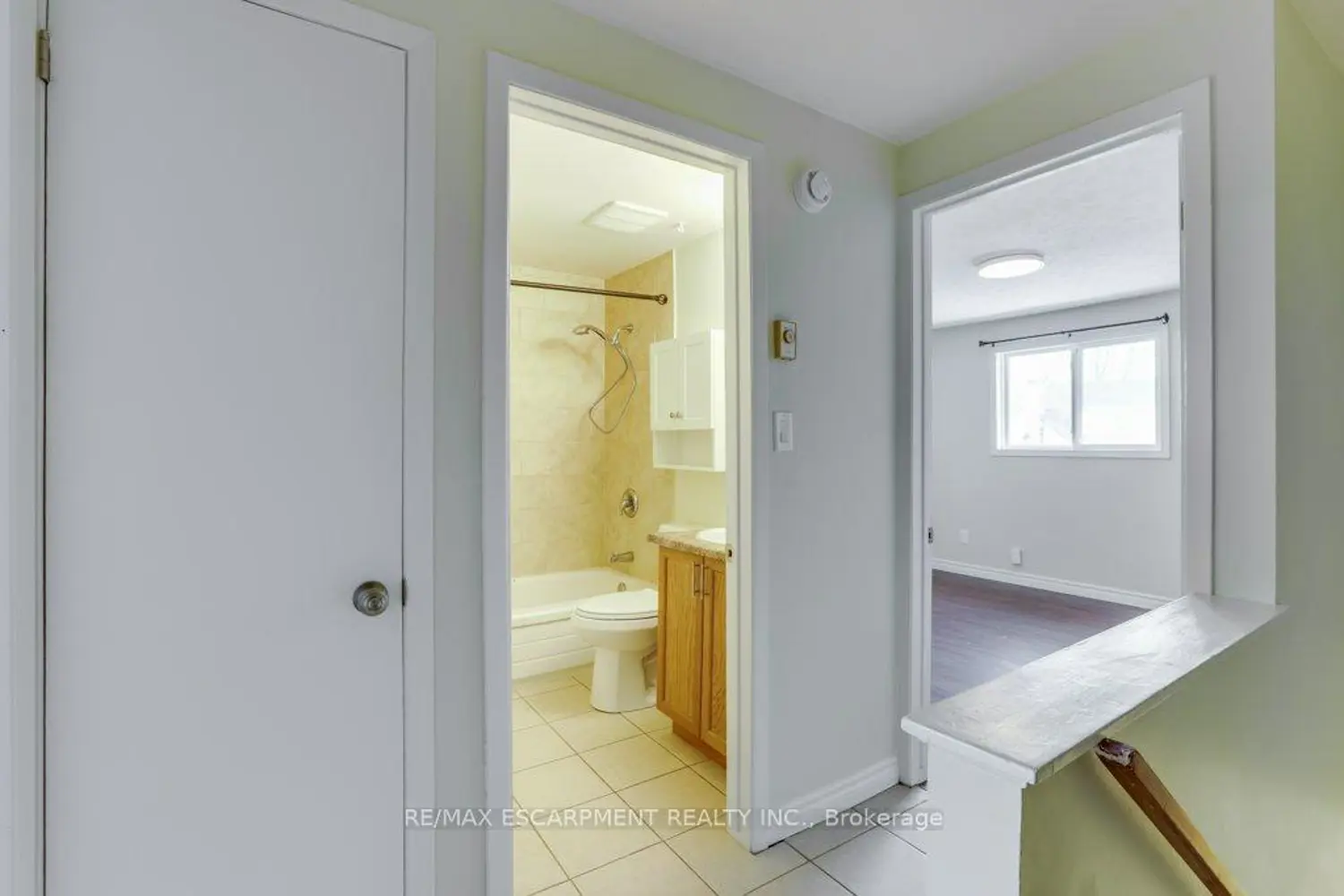 Additional image 7 of 900 James Street 5