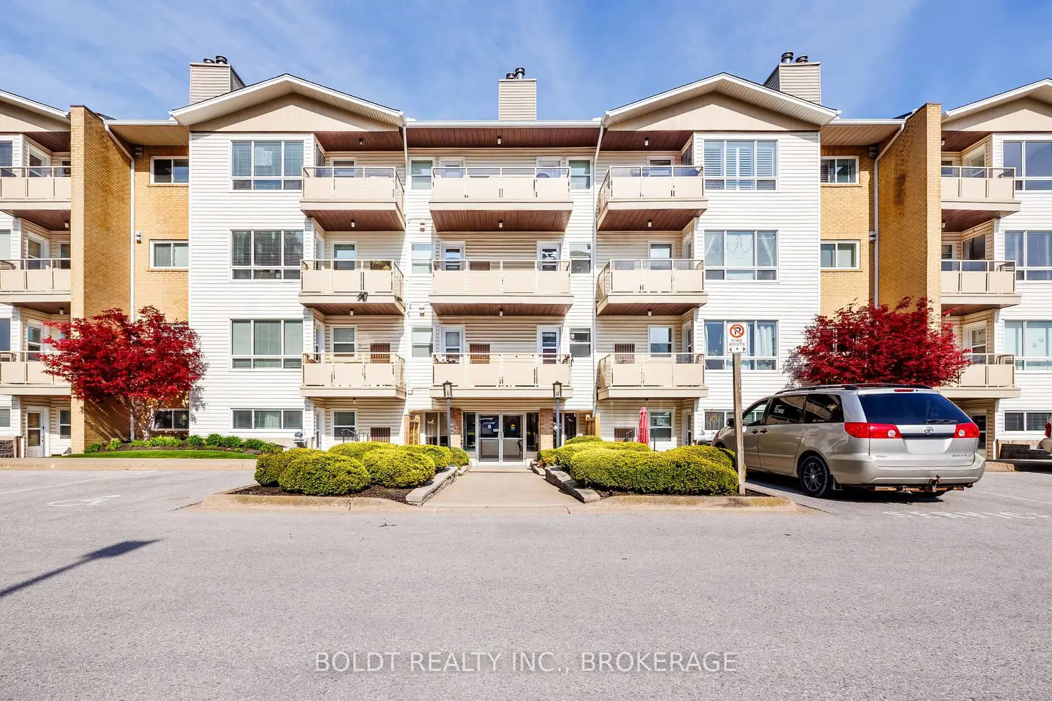 78 Roehampton Avenue 313