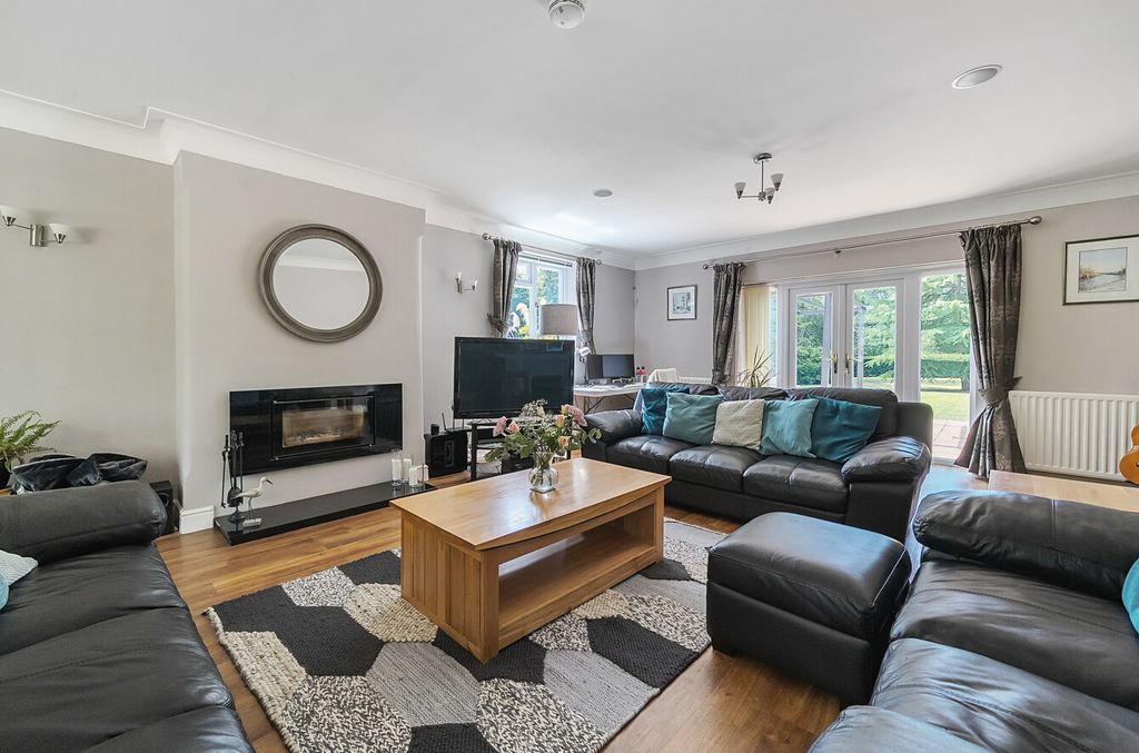Additional image 14 of 6 bed detached house for saleGables Road, Church Crookham, Fleet, Hampshire GU52