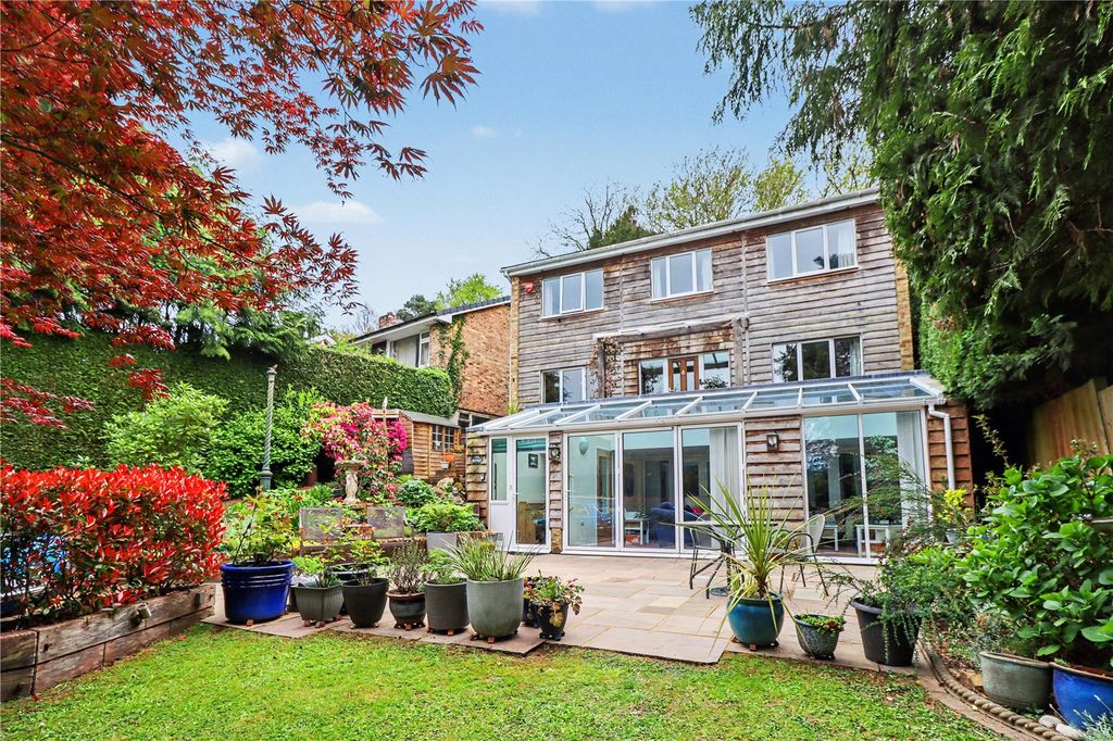 5 bed detached house for saleStonepark Drive, Forest Row, East Sussex RH18 photo 4